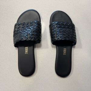 Tkees Betty Black
Size 7